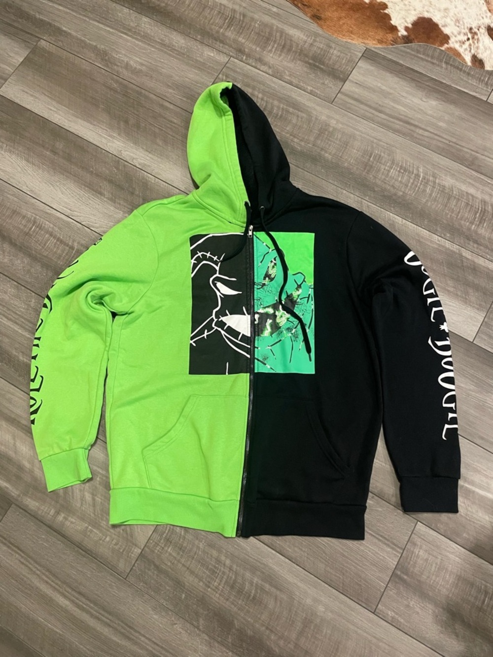 Disney Oogie Boogie Half‑Green Half‑Black Zip Hoodie Size Medium